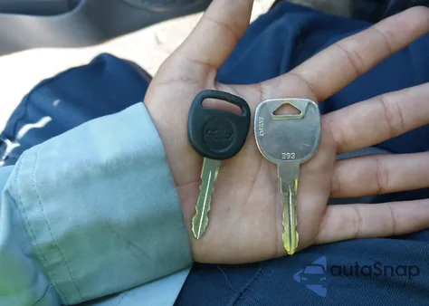 2003 Chevrolet S-10 S10 from USA, damaged, VIN 1GCCS14H638101207